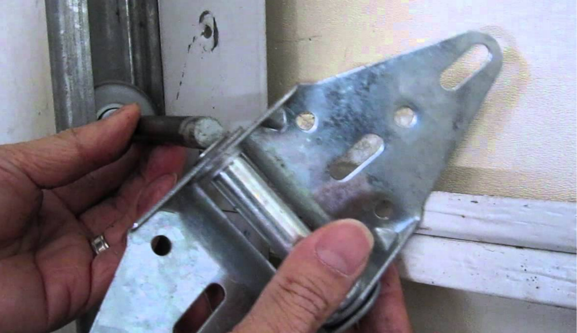 Garage Door Roller & Hinge Replacement | Norton Field OH